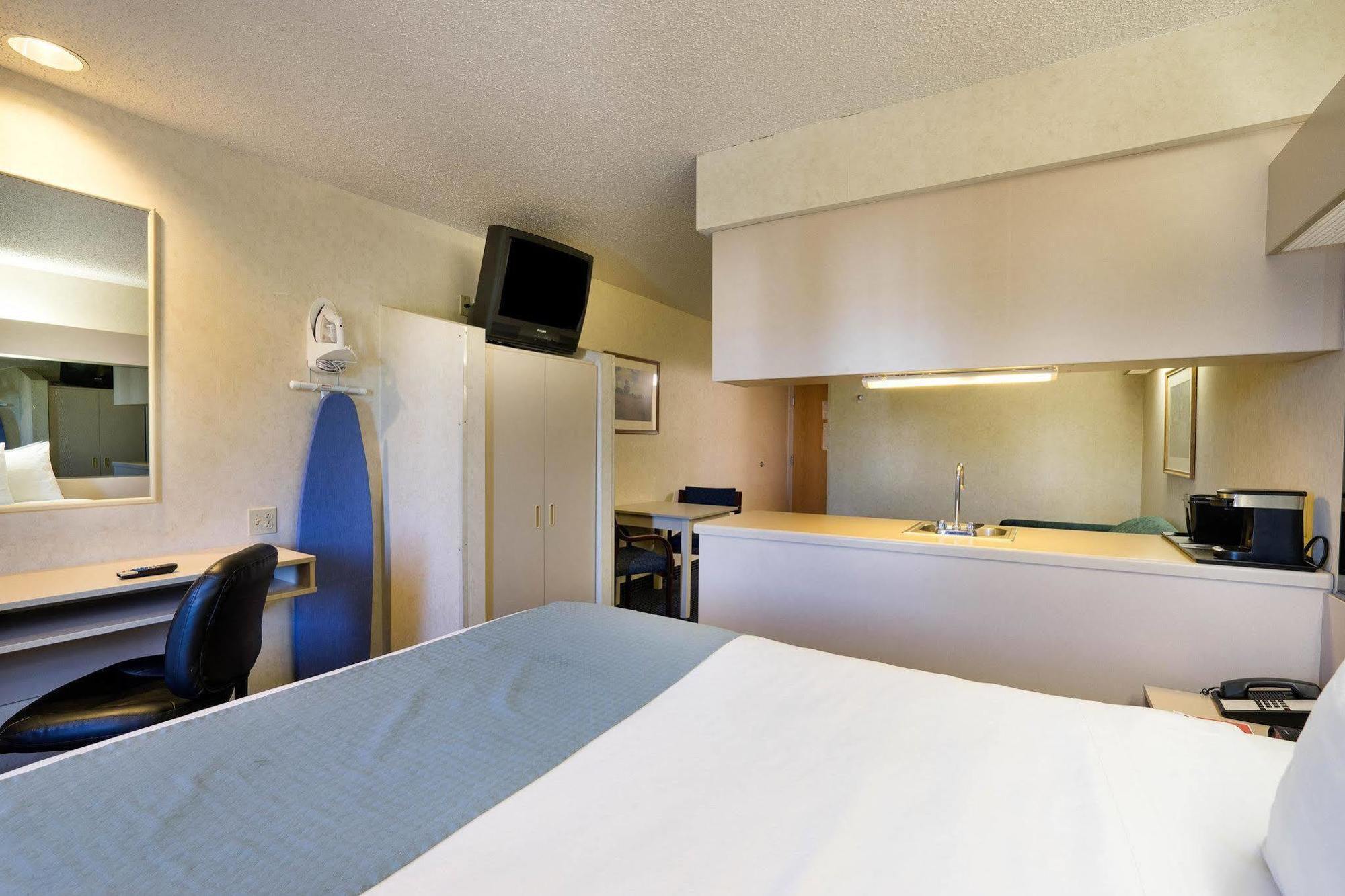 Microtel Inn & Suites By Wyndham Pittsburgh Airport Robinson Township Εξωτερικό φωτογραφία